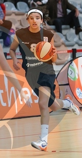 Hind Ben Abdelkader (SKW), joueuse de l'année avant le grand voyage