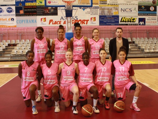 L'effectif: #5 Joelly Belleka, #7 Elodie Mendy, #8 Migna Touré, #9 Marie Alexandre, #10 Justine Asset, #11 Marine Mulumba, #12 Myriam Ely, #13 Juliette Maillard, #14 Brenda Agblemagnon, #15 Juliana Mialoundama. Coach: Pascal Meurs. L'effectif: #5 Joelly Belleka, #7 Elodie Mendy, #8 Migna Touré, #9 Marie Alexandre, #10 Justine Asset, #11 Marine Mulumba, #12 Myriam Ely, #13 Juliette Maillard, #14 Brenda Agblemagnon, #15 Juliana Mialoundama. Coach: Pascal Meurs.