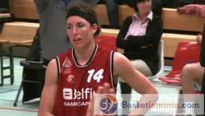 Julie Wojta reprise pour une pige par San Antonio Silver Stars Julie Wojta reprise pour une pige par San Antonio Silver Stars