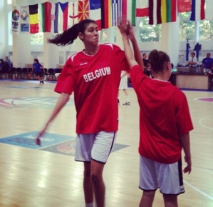 Le mètre 95 de Serena Lynn-Geldof (photo: @Bluestareurope) Le mètre 95 de Serena Lynn-Geldof (photo: @Bluestareurope)