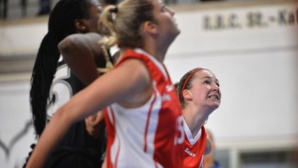 Alisson Mai à la gnac (photo: King Chan/SKW) Alisson Mai à la gnac (photo: King Chan/SKW)