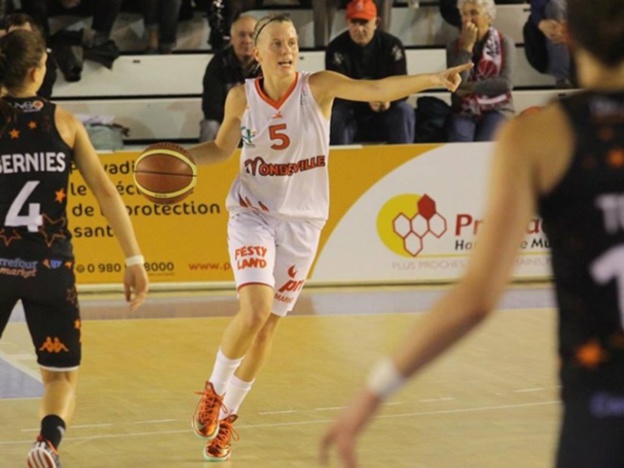 Julie Vanloo (photo: sportacaen.fr)) Julie Vanloo (photo: sportacaen.fr))