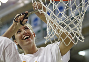 Julie Wojta espère découper encore un filet, Namur mise tout sur les play-off (photo: AP) Julie Wojta espère découper encore un filet, Namur mise tout sur les play-off (photo: AP)