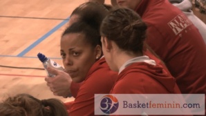 Kathy Wambe, un regard du banc.. pour le moment Kathy Wambe, un regard du banc.. pour le moment