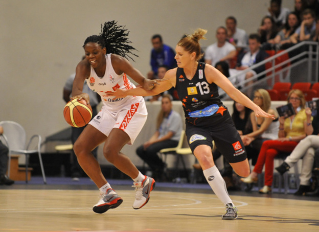 Jo Leedham (à droite) forfait pour la Grande-Bretagne (photo: H. Bellenger/IS/FFBB)