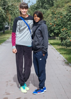 Noémie Mayombo avec Ana Radovic (photo: http://dinamo-guvd.ru)