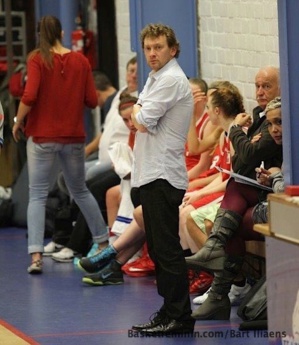 Vincent Bouffioux fait du bon boulot à Spirou Monceau Baulet Féminin (photo: Bart Iliaens) Vincent Bouffioux fait du bon boulot à Spirou Monceau Baulet Féminin (photo: Bart Iliaens)