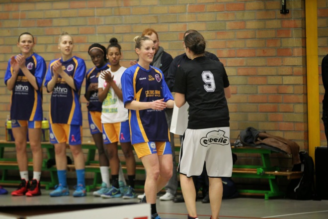 Tulikivi Deerlijk félicite Castors Braine (photo: Eddy Lippens) Tulikivi Deerlijk félicite Castors Braine (photo: Eddy Lippens)