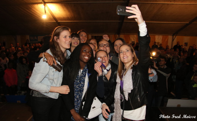 Séance d'autographes et bain de foule vendredi dernier à Braine-l'Alleud (photo: Fred Moisse) Séance d'autographes et bain de foule vendredi dernier à Braine-l'Alleud (photo: Fred Moisse)