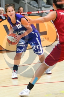 Marieke Versavel à Jeugd Gentson qui conserve sa colonne vertébrale Marieke Versavel à Jeugd Gentson qui conserve sa colonne vertébrale