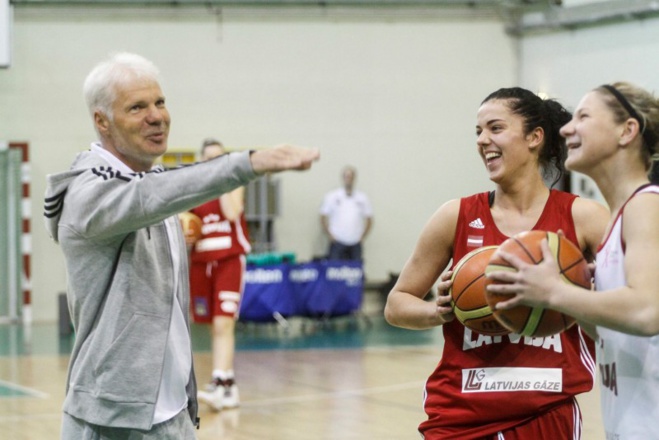 Dita Rozenberga avec Ainars Zvirgzdins (photo: basket.lv) Dita Rozenberga avec Ainars Zvirgzdins (photo: basket.lv)