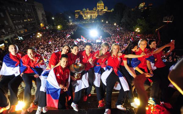 Dix mille personnes sur la place de Belgrade pour les championnes d'Europe