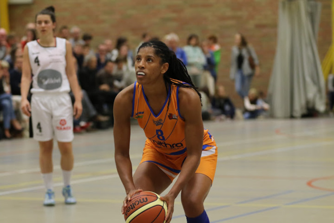 Céleste Trahan-Davis la plus constante des Brainoises (15 pts, 7 rebonds) (phto: Eddy Lippens) Céleste Trahan-Davis la plus constante des Brainoises (15 pts, 7 rebonds) (phto: Eddy Lippens)