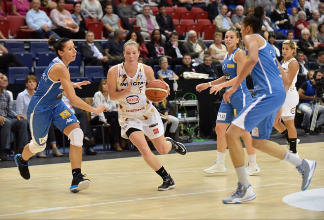 Kim Mestdagh avec les Flammes Carolos (photo: basketlfb.com) Kim Mestdagh avec les Flammes Carolos (photo: basketlfb.com)