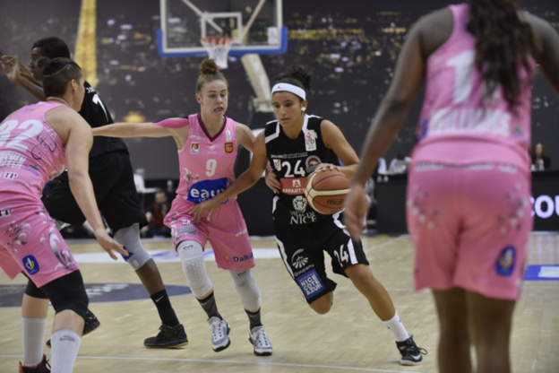 Hind Ben Abdelkader sous le maillot niçois (photo: Bellenger/IS/FFBB) Hind Ben Abdelkader sous le maillot niçois (photo: Bellenger/IS/FFBB)