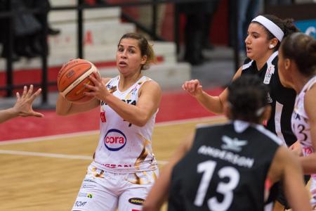 Hind Ben Abdelkader (à d.) (photo: Aurélien Lardy/L'Union.com)