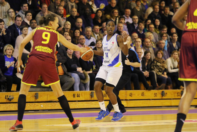 Donneka Hodges-Lewis Ann Wauters (photo: FIBA Europe/Fred Moisse) Donneka Hodges-Lewis Ann Wauters (photo: FIBA Europe/Fred Moisse)