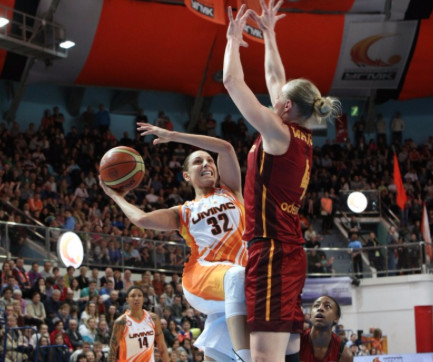 Ann Wauters face à Diana Taurasi (photo: FIBA/Petukhov Andrey)