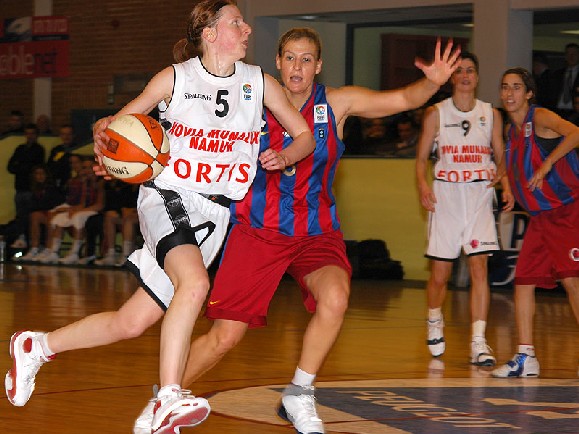 Stéphanie Dubuc truste un maillot namurois pour un autre et devrait disputer aussi l'Eurocoupe FIBA la saison prochaine avec les St-Servaitoises (photo: C. Picchione/Novia Munalux)