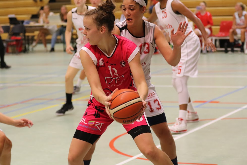 Laura Henket aura pris une bonne part dans la victoire de Liège Panthers à Waregem (photo: Eddy Lippens)