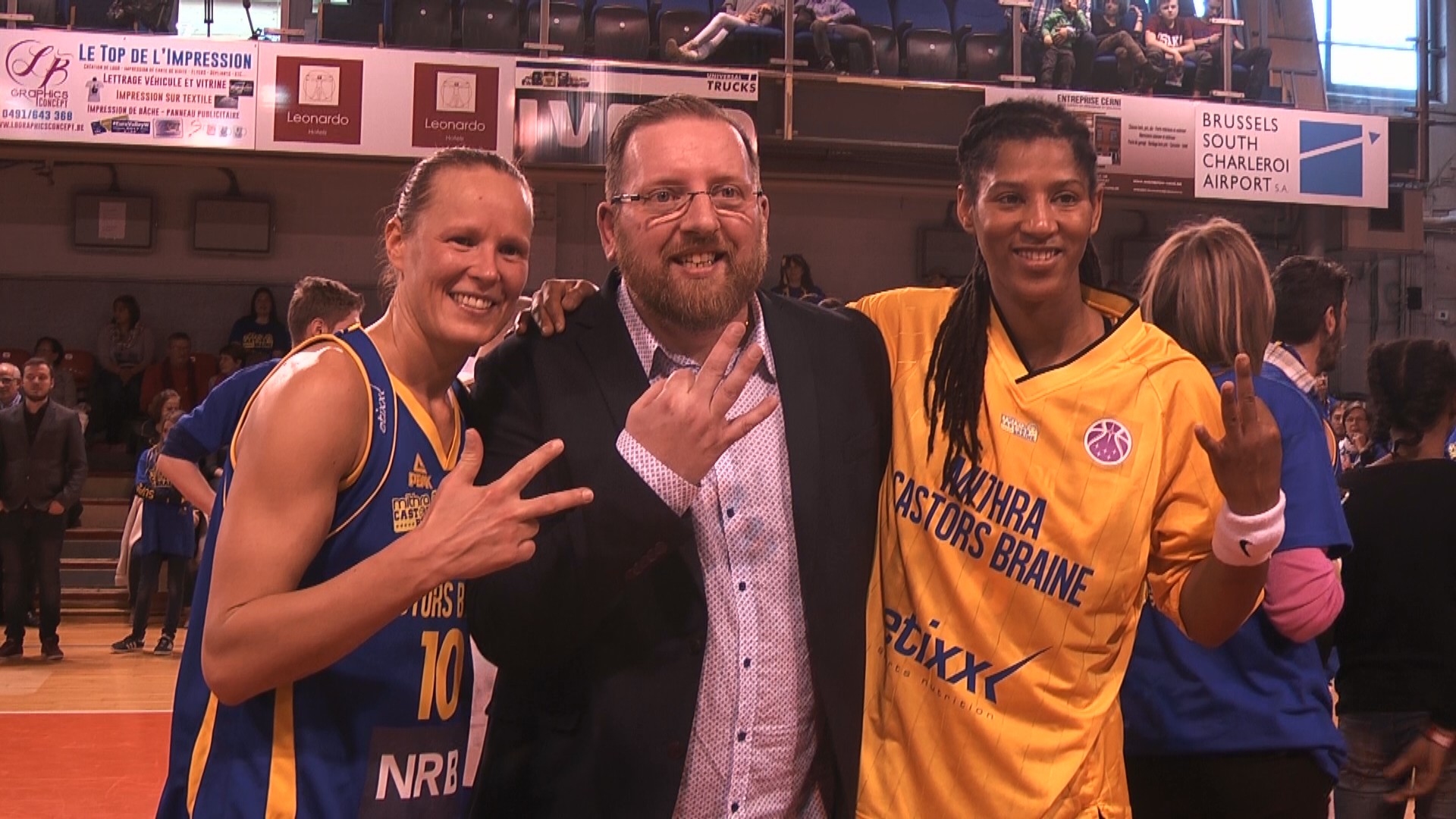 Celeste Trahan-Davis et Merike Anderson restent à Mithra Castors Braine