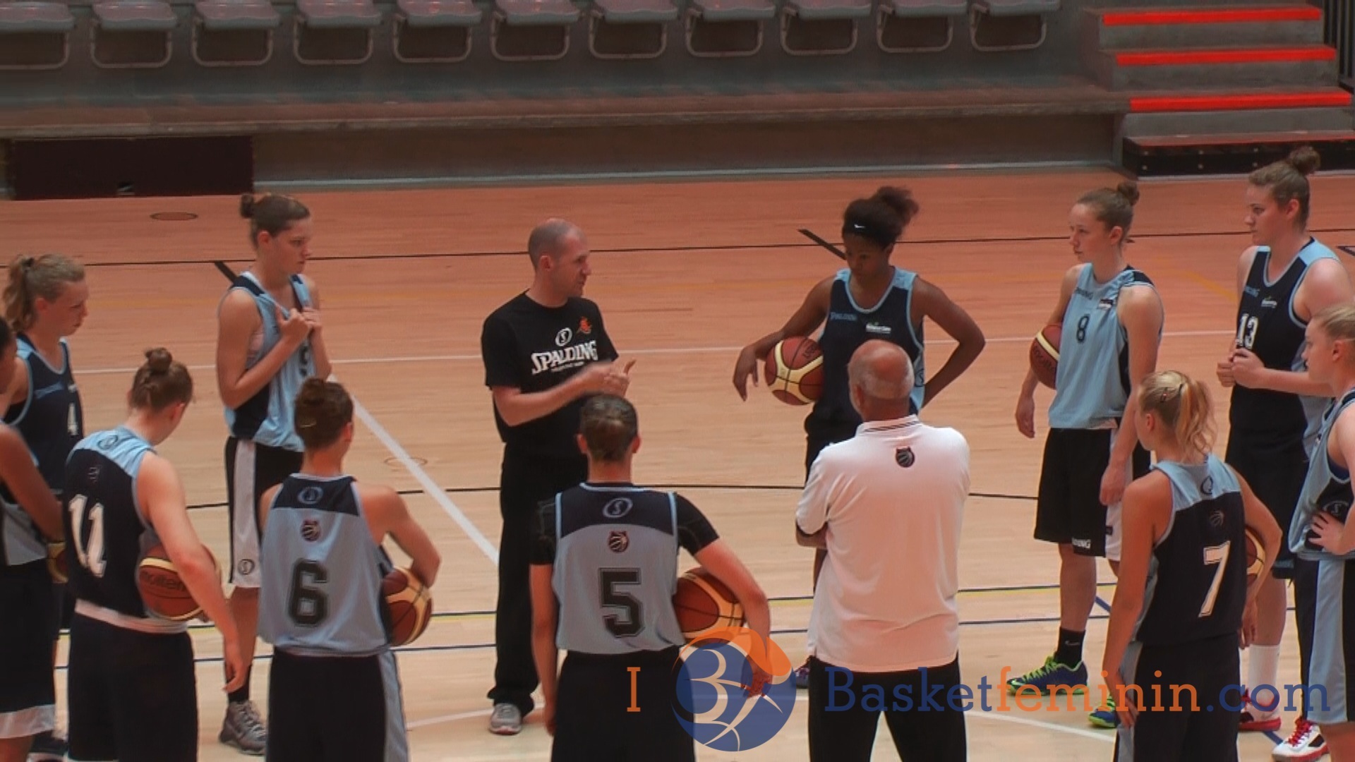 Euro U18 - Julie Allemand, capitaine: "c'est ensemble que l'on gagnera" Euro U18 - Julie Allemand, capitaine: "c'est ensemble que l'on gagnera"