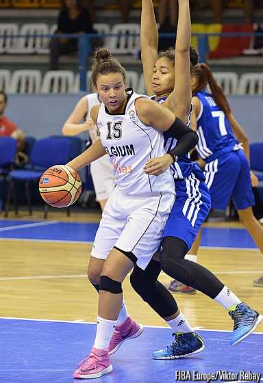 8 rebonds pour Sarah Makwaya (photo: FIBA Europe/Viktor Rébay) 8 rebonds pour Sarah Makwaya (photo: FIBA Europe/Viktor Rébay)