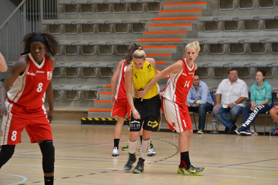 Hatty Nawezhi, Charlotte Ipperseil et Spirou Monceau (photo: CEPFleurus/G. Camache)