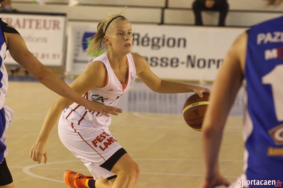Julie Vanloo pour une 2e saison à l'US Mondeville (photo: sportacaen.fr)