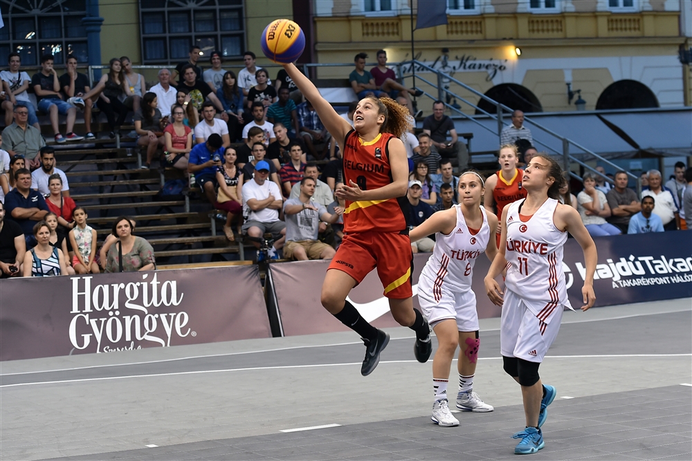 Sofia Ouahabi (photo: fiba.com/3x3U18WC/2015) Sofia Ouahabi (photo: fiba.com/3x3U18WC/2015)