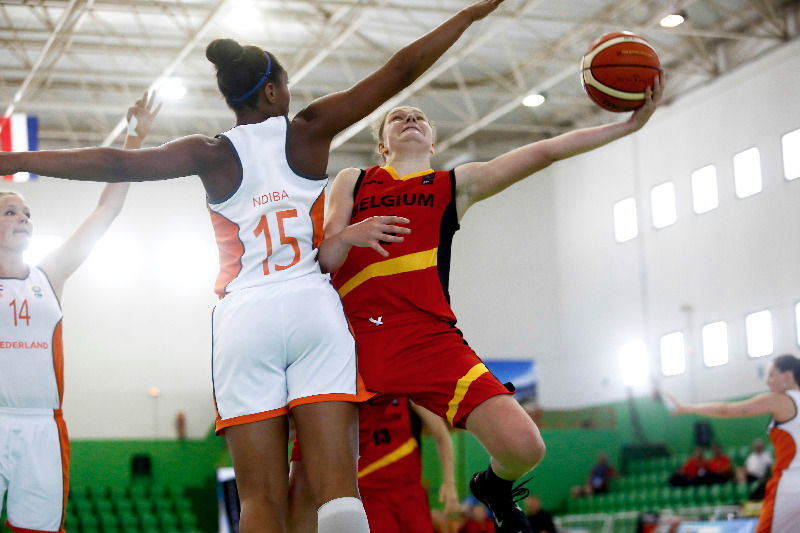 Heleen Nauwelaers (comme sa soeur, An-Katrien) d'un précieux soutien (photo: FIBA/Miguel Enriquez) Heleen Nauwelaers (comme sa soeur, An-Katrien) d'un précieux soutien (photo: FIBA/Miguel Enriquez)