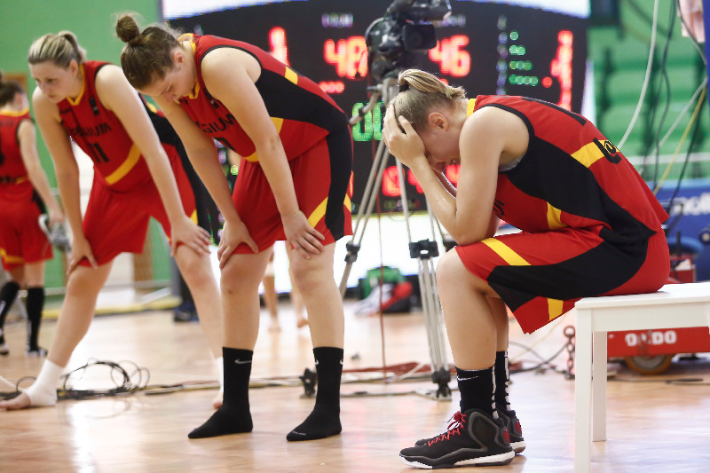 Toute la déception dans le clan belge  (photo: FIBA Europe/Miguel Enriquez)
