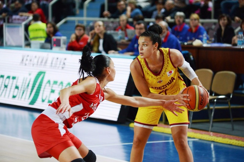 Kayla McBride sur la route des Brainoises (photo: FIBA Europe.com)
