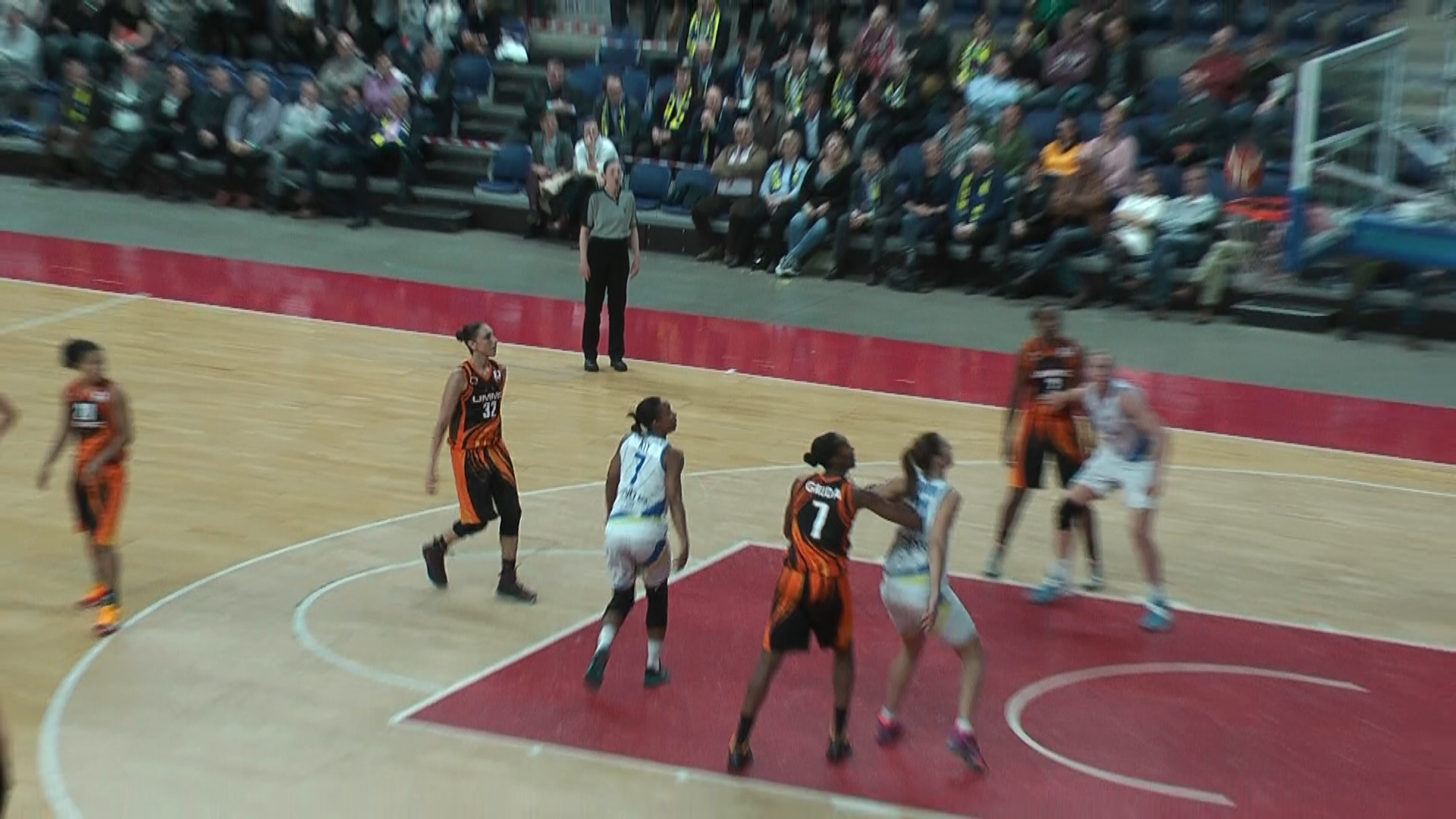 Diana Taurasi dans une autre dimension Diana Taurasi dans une autre dimension