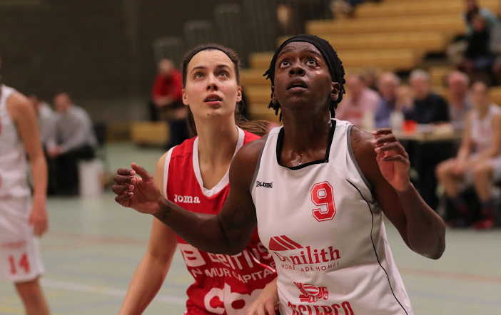 Antonia Delaere en finale avec Namur face à Shanavia Dowdell ici (photo: Eddy Lippens)