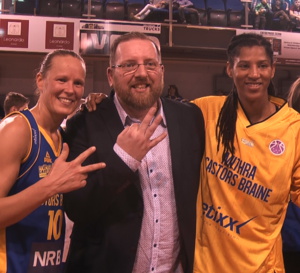 Celeste Trahan-Davis et Merike Anderson restent à Mithra Castors Braine