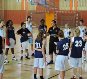 21 jeunes filles (°1997) en action avec le COIB