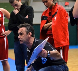 Frank De Brucker ne sera plus le coach des dames de Basket Groot Willebroek