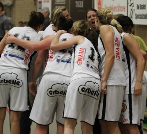 Play-down - Tulikivi Deerlijk domine Crack Blue Cats Ieper 78-53
