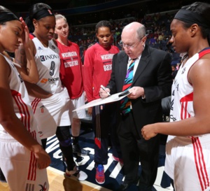 WNBA - Washington cartonne contre New York 79-46 avec 10 points pour Emma Meesseman