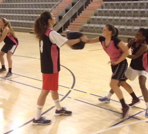 Une séance d'entraînement de combat pour Liège Panthers avant les Kangoeroes