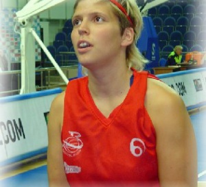 Fannie Vandesteene rejoint la Hongrie