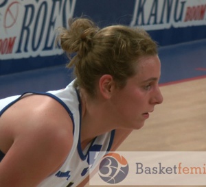 Vreny Van Driel (Kangoeroes-Boom) met sa carrière entre parenthèses