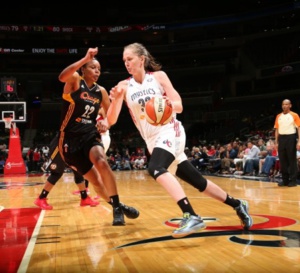 WNBA - Un double-double (24pts, 10 rbds) et 6 bloc-shots pour Emma Meesseman
