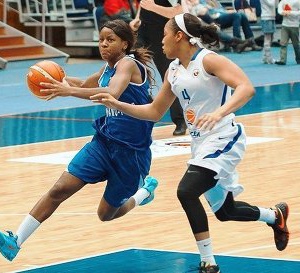 Our Belgian Ladies Abroad - Noémie Mayombo (16 pts) gagne, Emma Meesseman (18) s'incline