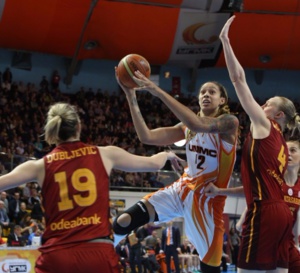 Une belle entre Ann Wauters (Galatasaray) et Emma Meesseman (Ekaterinburg)