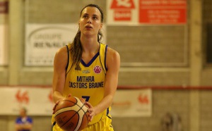 Antonia Delaere rempile à Mithra Castors Braine