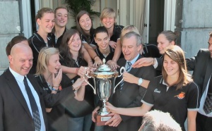 Les U18 reçues au Lambermont par le Premier ministre, Yves Leterme Les U18 reçues au Lambermont par le Premier ministre, Yves Leterme