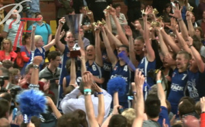 Cette année-là: 2012, le triomphe bleu, Crack Blue Cats réussit le doublé