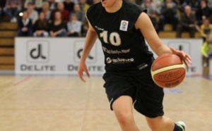 Hind Ben Abdelkader en Espagne, à Cadi La Seu Hind Ben Abdelkader en Espagne, à Cadi La Seu